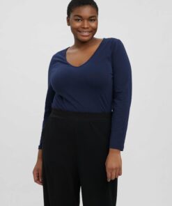 Basis t-shirt med V-hals fra Vero Moda Curve