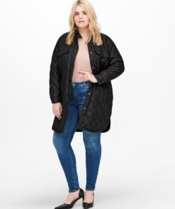 Quilt shacket fra Carmakoma