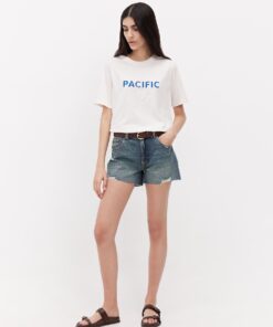 ג’ינס MID WAIST קצר עם קרעים
