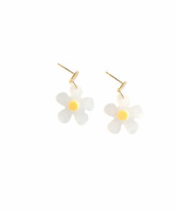 dainty-daisy-earrings